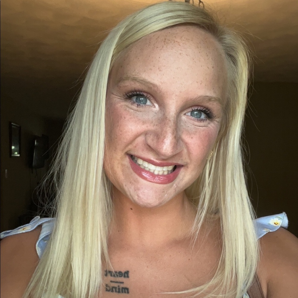 Meet your Posher, Addie